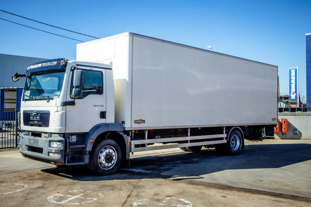MAN TGM 2009 - 18.250 BL + CHEREAU+DHOLLANDIA image 1