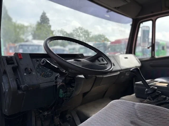 Mercedes-Benz LK 1994 - 817 (6-CILINDER) ORIGINAL DUTCH TRUCK WITH CLOSED BOX (MANUAL GEARBOX / FULL STEEL SUSPENSION) immagine 9