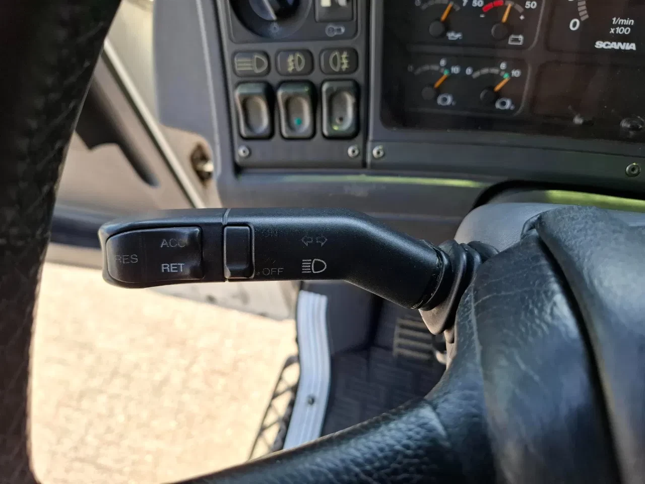 Scania G 2004 - 124G-420 / RETARDER / PALFINGER PK32080 / DOUBLE TANK / AIRCO / GOOD CONDITION / MANUAL / EURO-3 / 2004 immagine 24