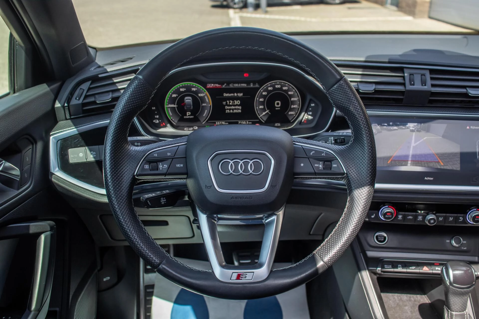 Audi Q3 2023 - 45 TFSI e S-Line, Pano, Leder, Ambient, Carplay afbeelding 15
