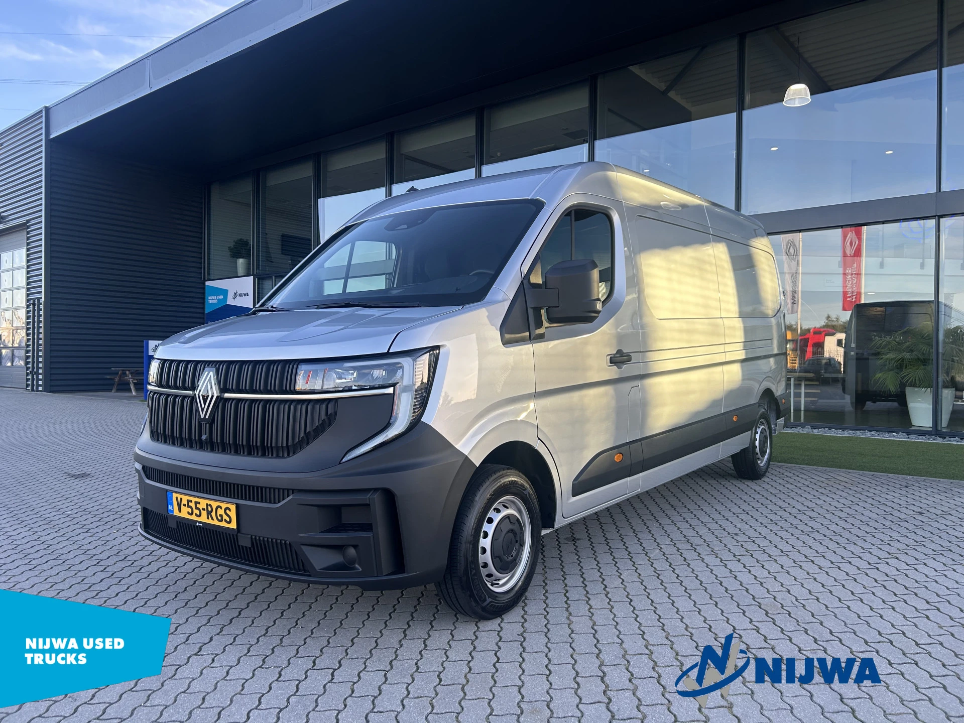 Renault Master 2024 - T35 150 L3H2 Carplay + Parkeersensoren afbeelding 1