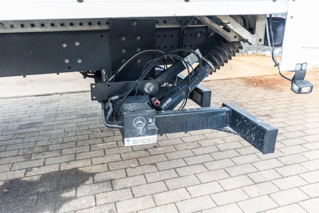 Renault 2020 - D12.240+HAYON ANTEO 1.7T. zdjęcie 10