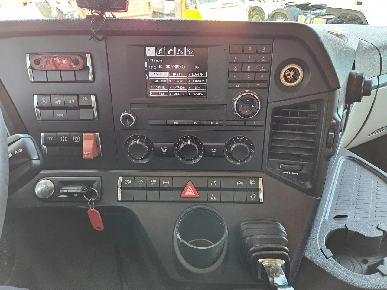 Mercedes-Benz Actros 2012 - 2842 6x2 ADR LAG 22.000 Liter 4 Comp. Apk imagen 29