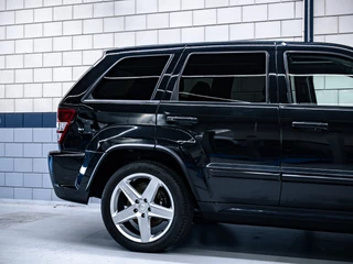 Jeep Grand Cherokee 2009 - 6.1 V8 Hemi SRT-8 | Youngtimer! obrazek 8