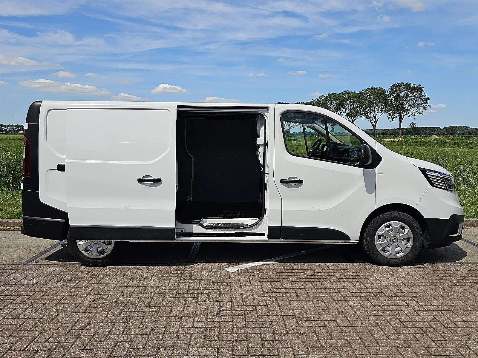 Renault Trafic 2022 - 2.0 DCI Bild 14