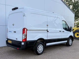 Ford E-Transit 2023 - 68kWh 184PK L2H2 317km WLTP 95,6% (SOH) BEV Snelladen 360° Camera Cruise control Climate control Carplay Navigatie Parkeersensoren image 2 thumbnail
