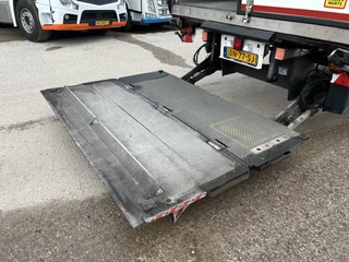 Krone Cool Liner 2015 - / Isolated Box / Loadlift 2000 kg image 5