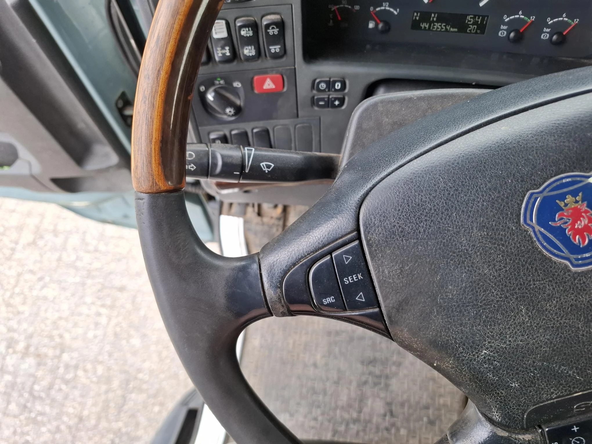 Scania R 2007 - R480 / 8X4 / INLINER / 441355 KM / FULL-AIR / 8TONS FRONT AXLE / FRIDGE / SEMI-AUTOMATIC / EURO-4 / 2006 afbeelding 16