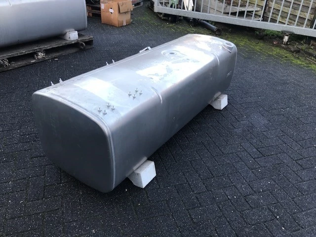 DAF 2018 - 1945569 BRANDSTOFTANK 690 LTR 19995X675X580 (ALS NIEUW) zdjęcie 2