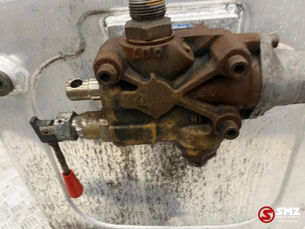 Diversen 2010 - Occ hydraulische tank 200L + bedieningsventiel + s afbeelding 5