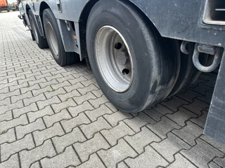 Broshuis N/A 2017 - 3ABSD Lowloader 3-axle / GVW: 59.000kg / Neck: 23.000kg / hydraulic steering + ramps + loading table / 4.60m extendable / winch / liftaxle image 52