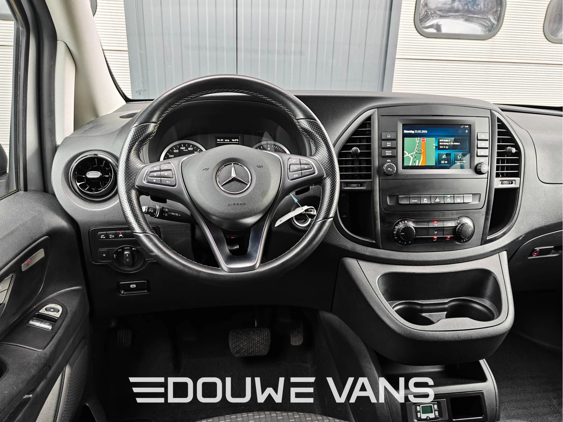 Mercedes-Benz Vito 2021 - 119 L2 4MATIC Automaat LED 5 Pers. Stoelverwarming zdjęcie 10