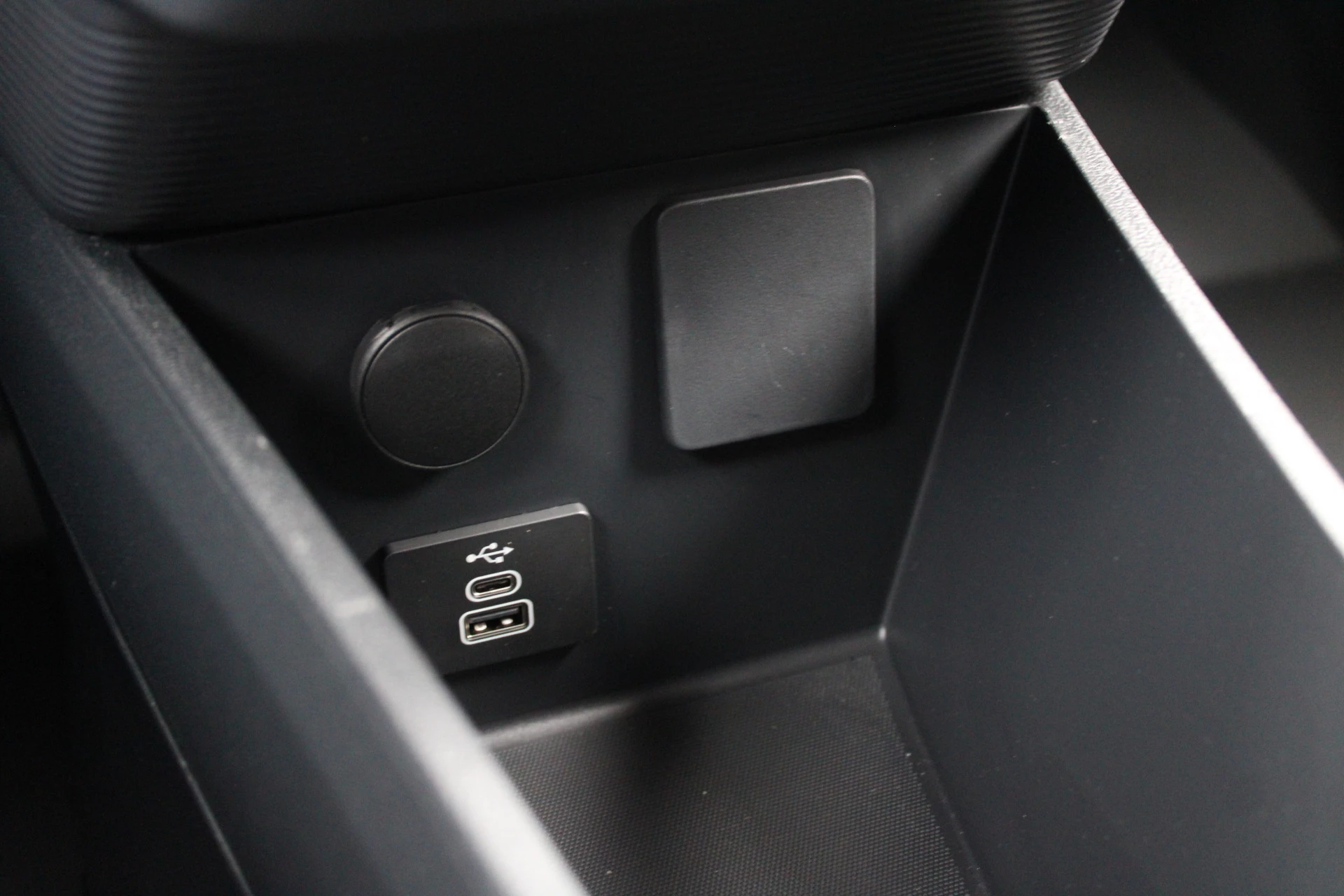 Ford E-Transit Courier 2025 - Trend 44 kWh 136pk - Stoel/Stuurverwarming - Camera - Cruise - Carplay/Android - Rijklaar obrázek 36