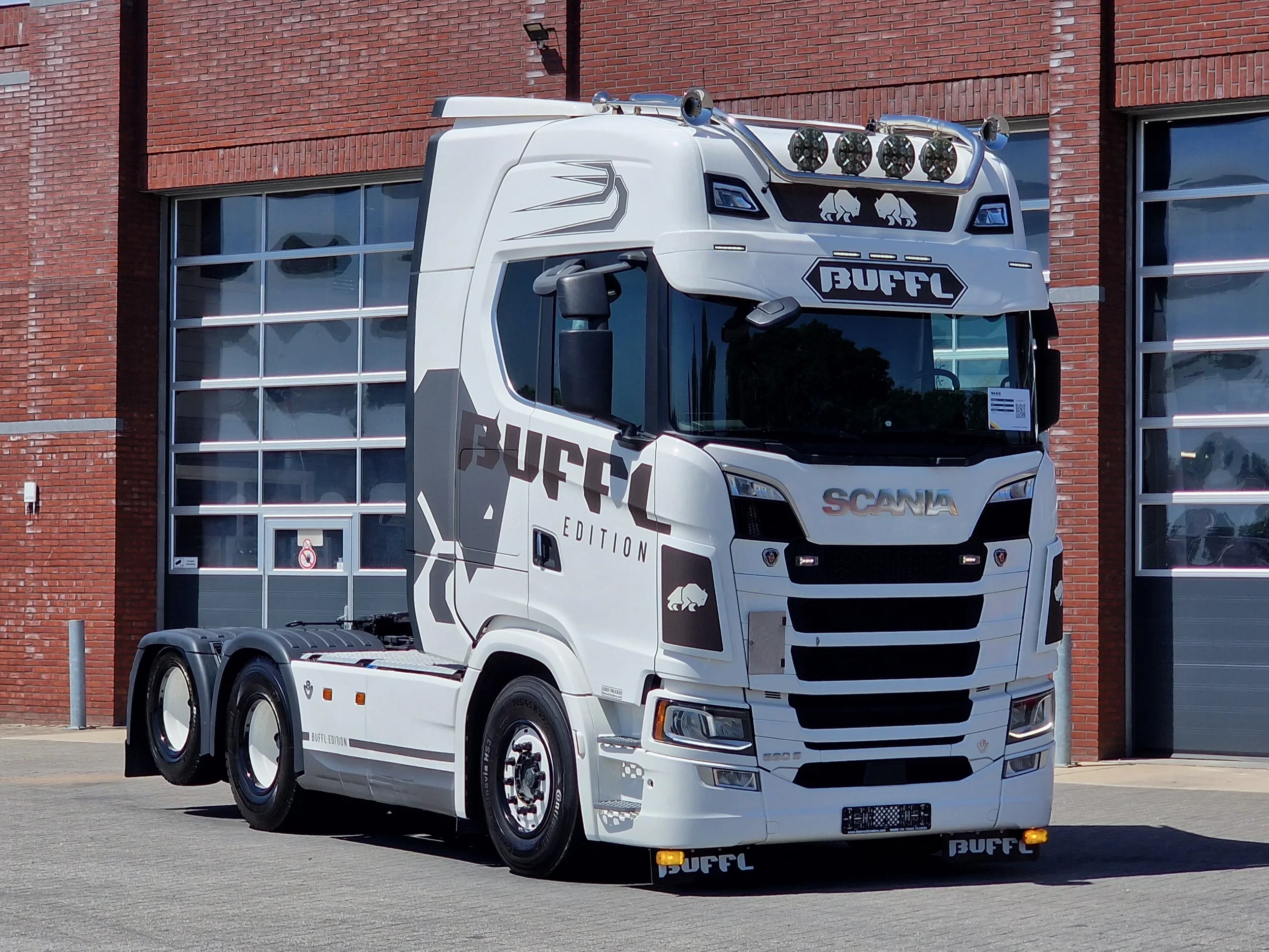 Scania S 2020 - S580 V8 NGS Highline 6x2 - BUFFL edition - Retarder - Full air - 3.15 WB - Led image 1