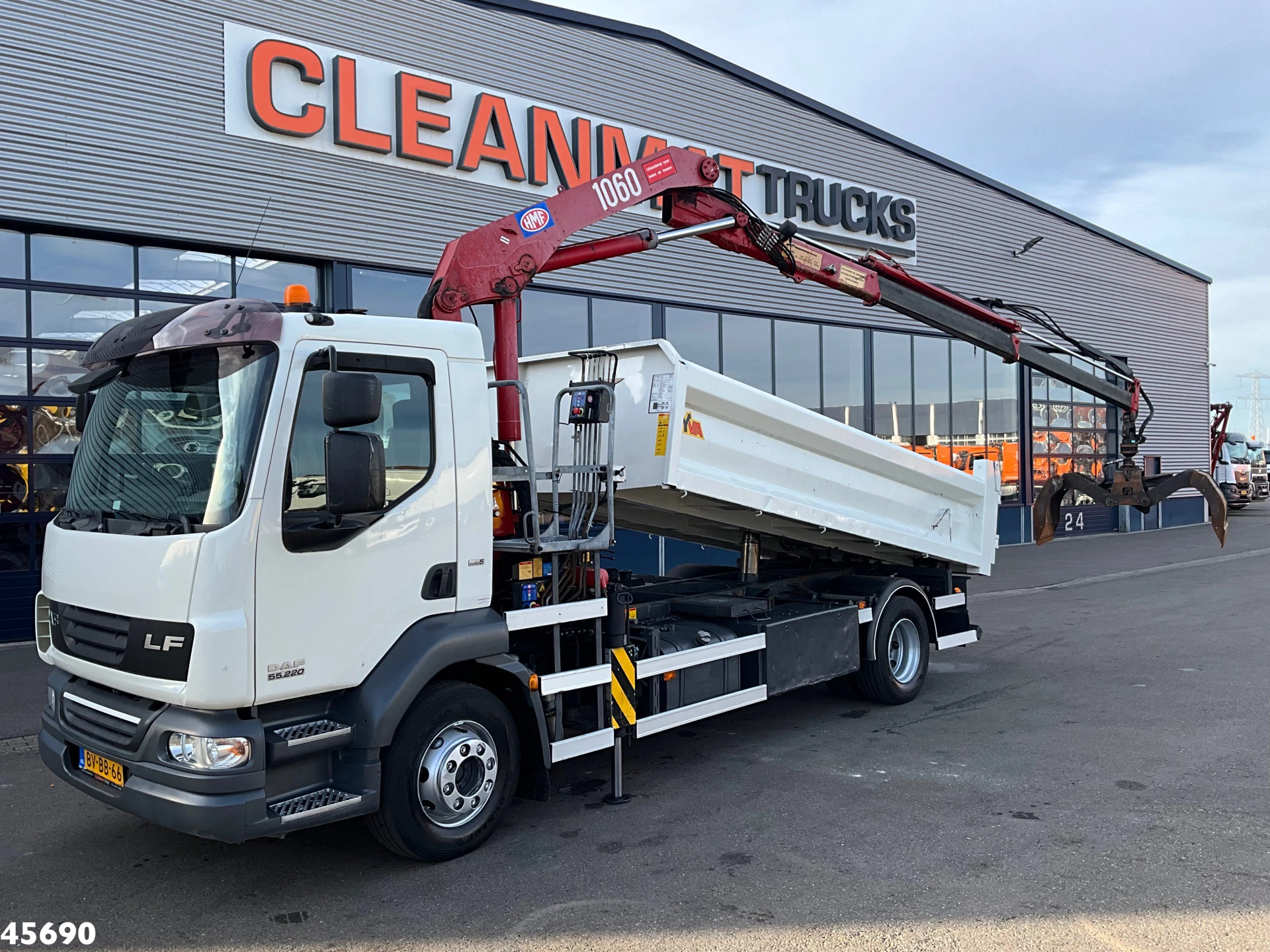 DAF FA 55 LF 220 HMF 10 Tonmeter laadkraan Just 119.287 km! 2008 afbeelding 1