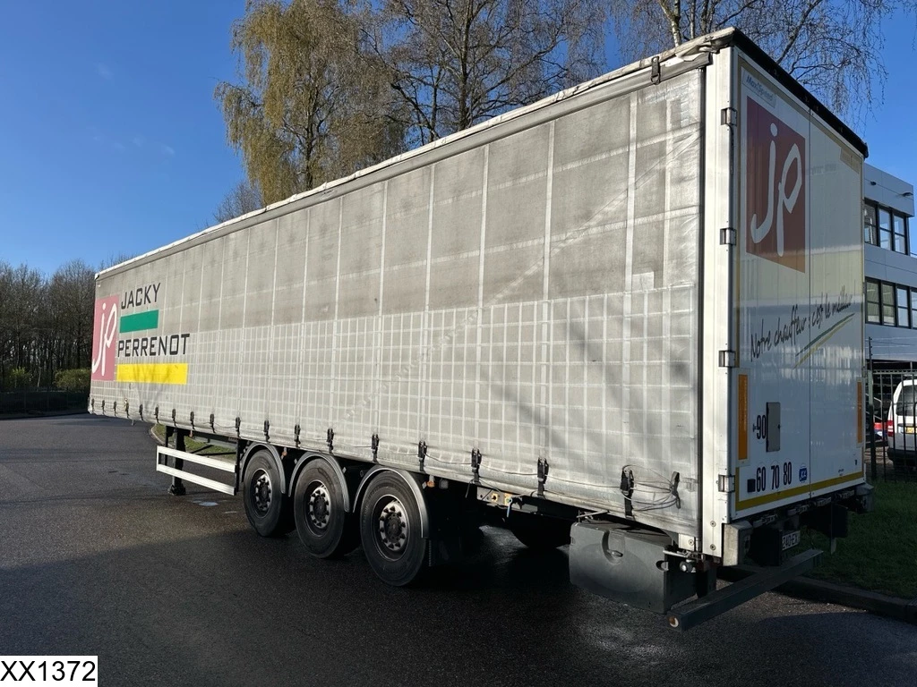 Fruehauf 2019 - Tautliner Lift shaft obrázek 2