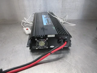 Volvo - POWER INVERTER DC TO AC OMVOORMER VOLVO FH 460 MODEL 2018 afbeelding 3 miniatuur