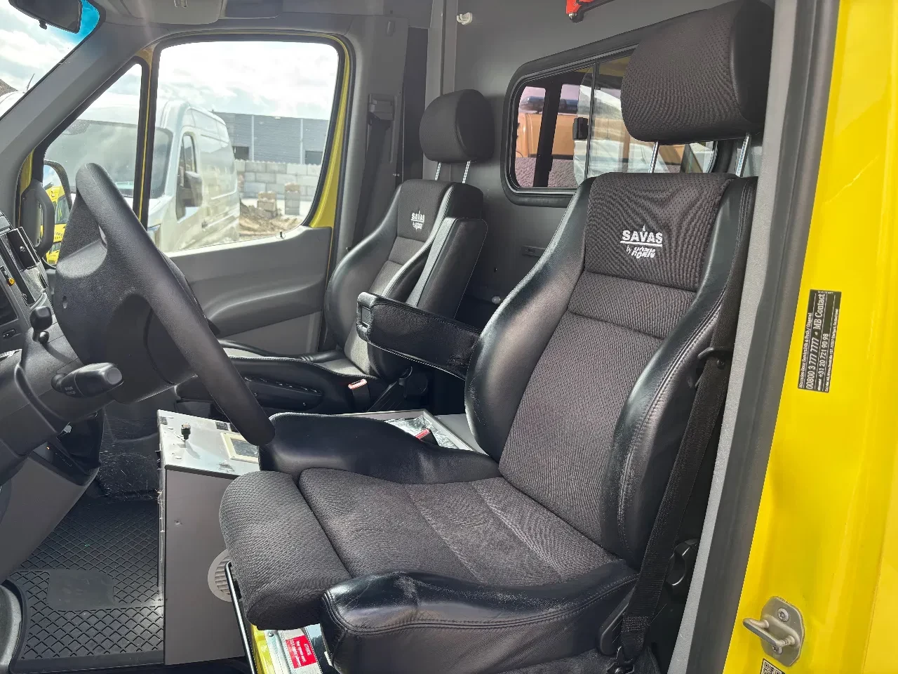 Mercedes-Benz Sprinter 2017 - 319CDI L2H2 AMBULANCE AUTOMAAT V6 MOTORSCHADE obrázek 28