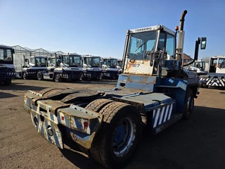 Terberg RT 282 | 4X4 |TURNING CHAIR| AUTOMATIC GEAR|24869 HOURS. 2010 - N/A obrazek 4