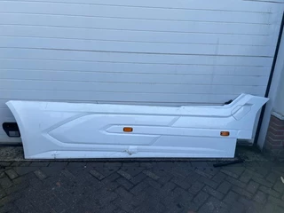 DAF N/A - 2292748 / 2292752 SIDE-SKIRT RH (DAMAGE) zdjecie 1