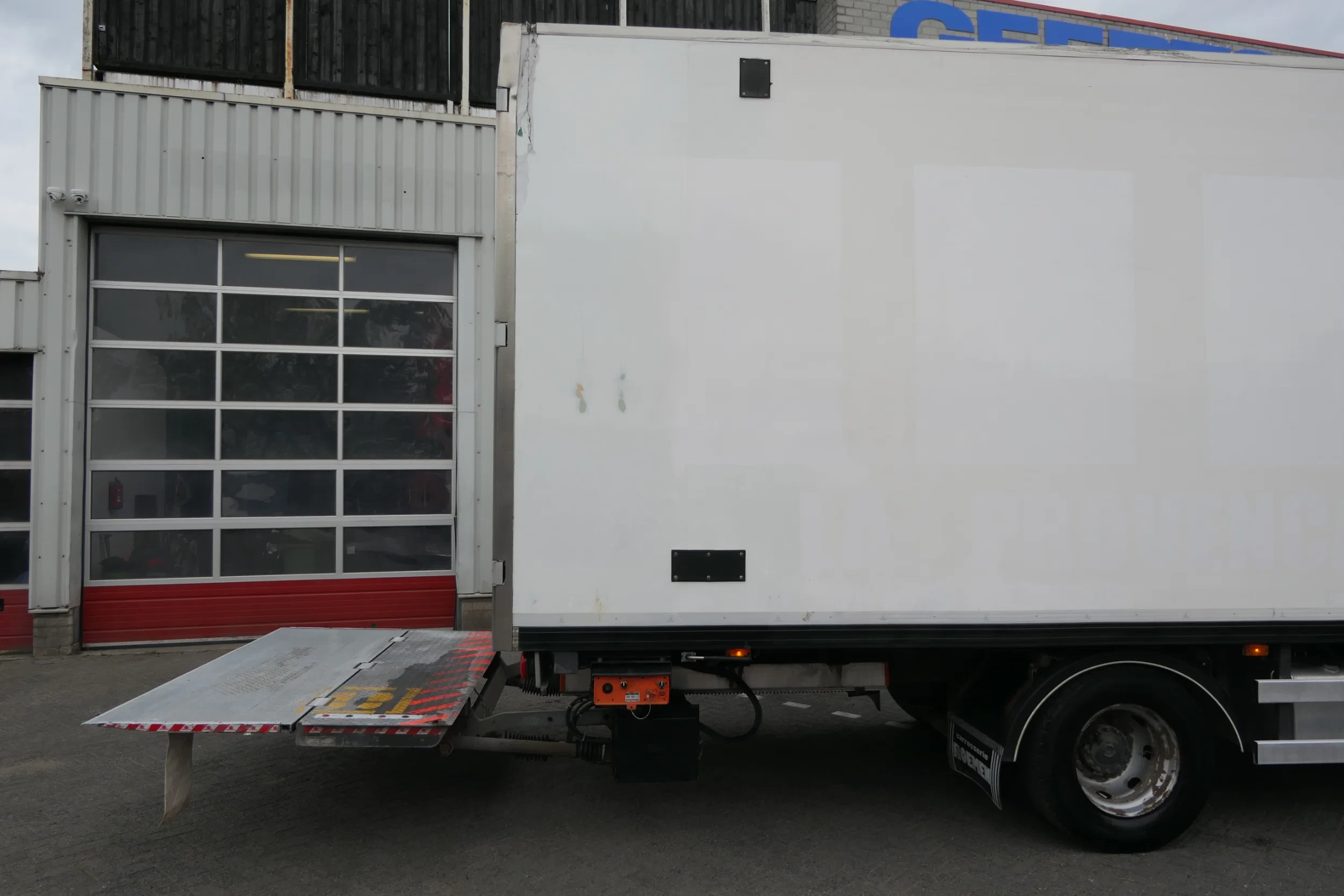 Volvo 240 2013 - FL | Carrier SUPRA 950Mt / Bi-temp | 3 Compartments | 465932Km | 2013 | 12Ton | 6 Cylinder | Dhollandia 1500Kg | TUV/MOT/APK 08-2026 | Luxembourg Truck afbeelding 13