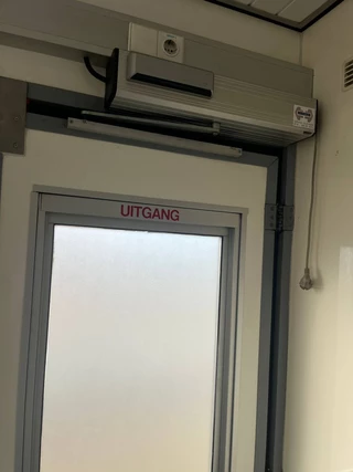 kuiper OPL 2000 - ex mobiele tandarts wagen 14kvA aggregaat zdjecie 10