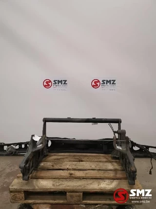 Mercedes-Benz N/A 2005 - Occ Bumperbalk vooraan met steunen Atego 1828 zdjecie 3