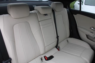 Mercedes-Benz A-Class 2024 - 250e AUT8 Luxury Line PANORAMADAK BURMESTER SFEER 360-CAMERA TREKHAAK obrazek 20