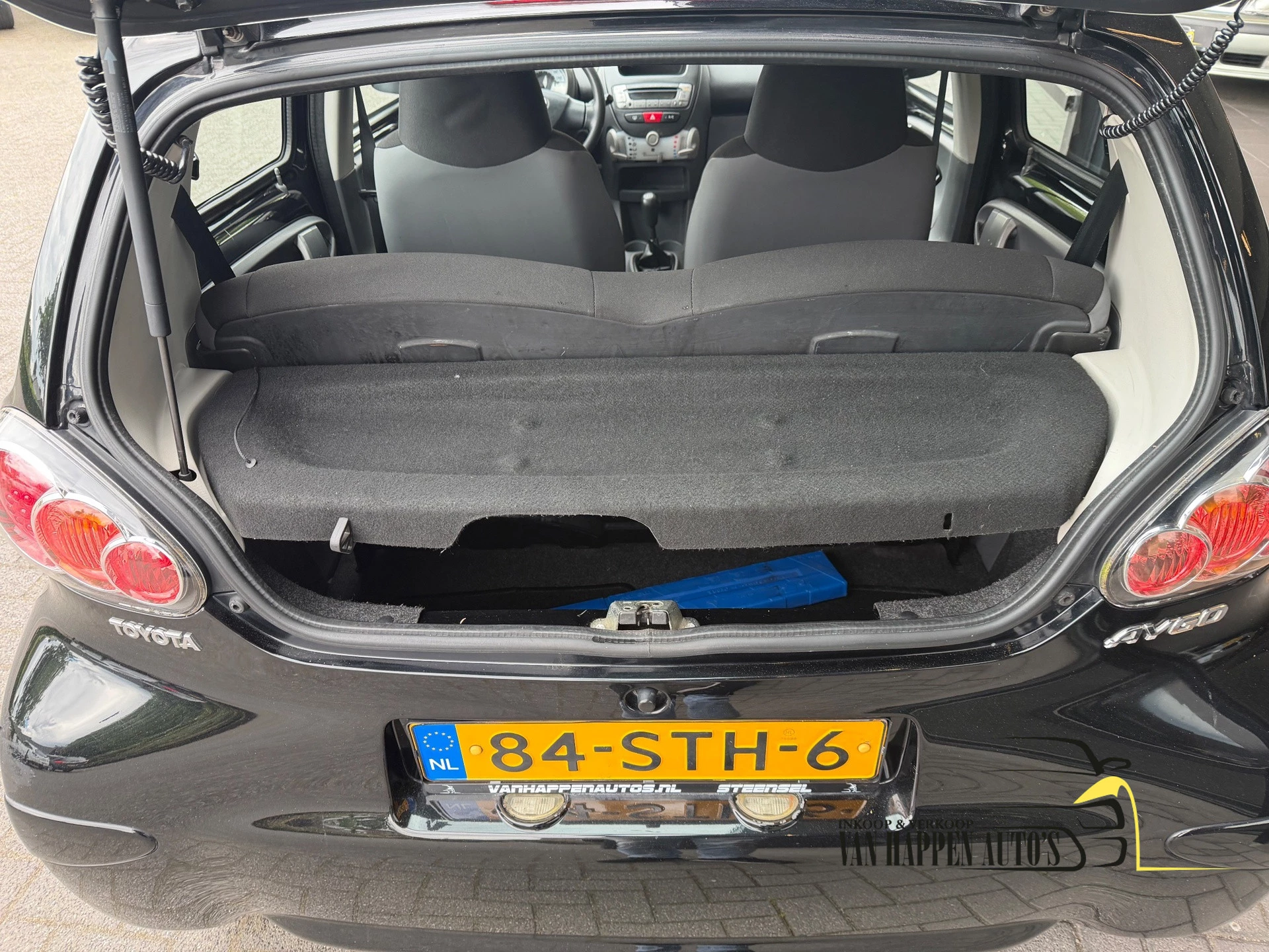 Toyota Aygo 2011 - 1.0-12V Now Bild 10