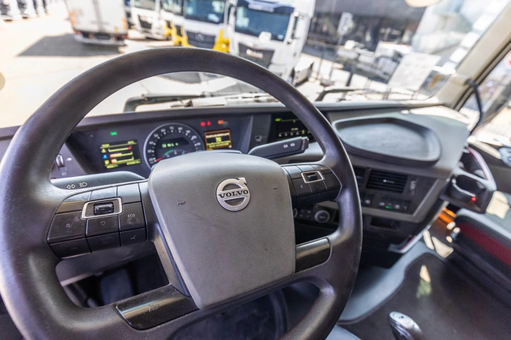 Volvo FH 2017 - 500 + INTARDER + HYDR. afbeelding 10