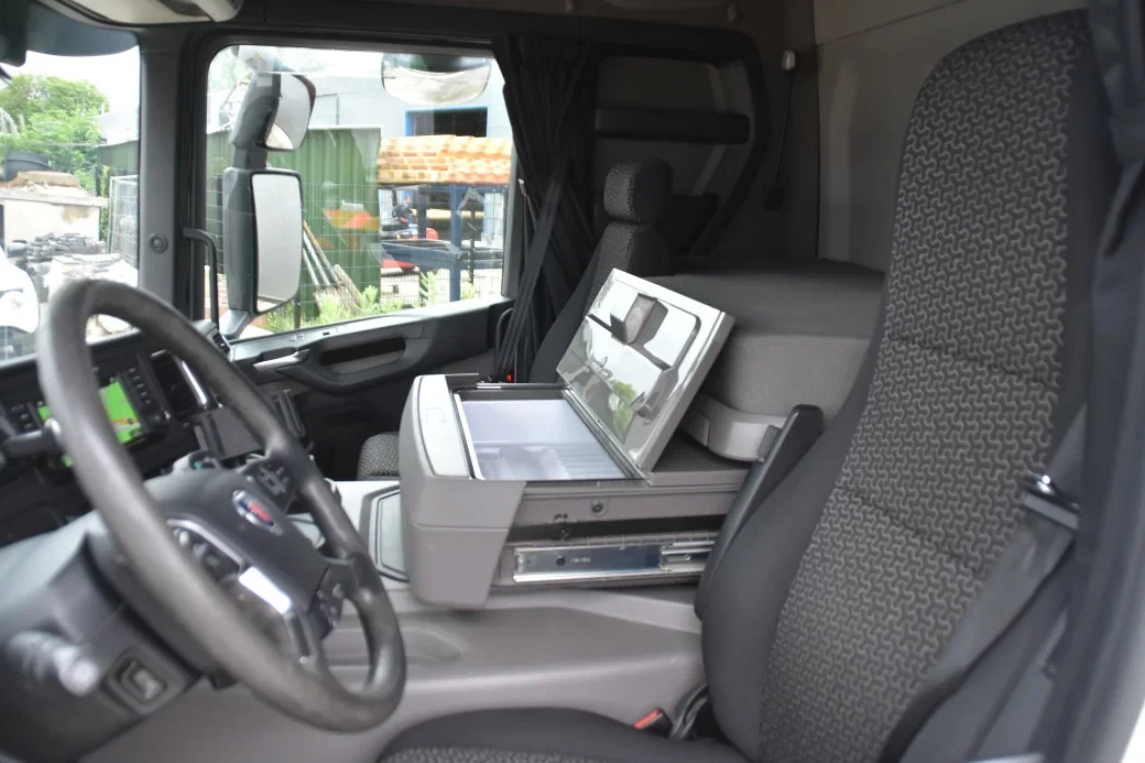 Scania P 2019 - P410 NGS 4x2NB - NEW TACHO - EURO 6 D - RETARDER - 566 TKM - FULL AIR/4 POINT REAR - PARK. AIRCO - ADR AT - BED - LED LIGHTS - afbeelding 5