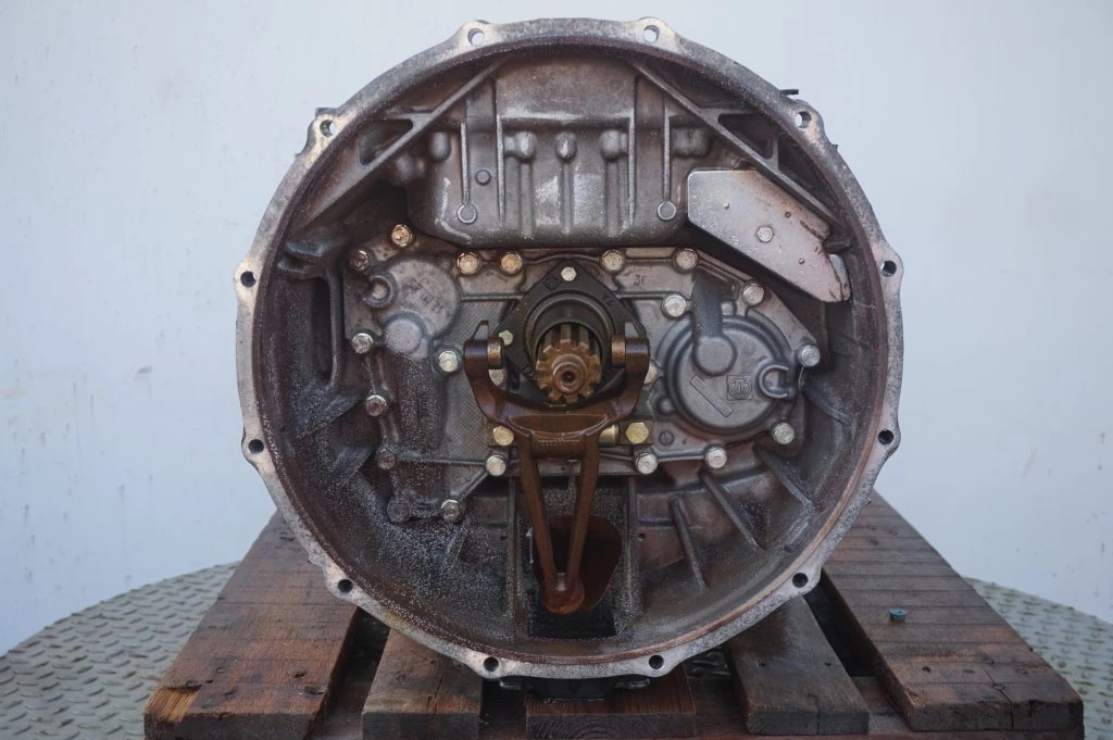 ZF 2016 - 12AS2131DD + INT3 Bild 2