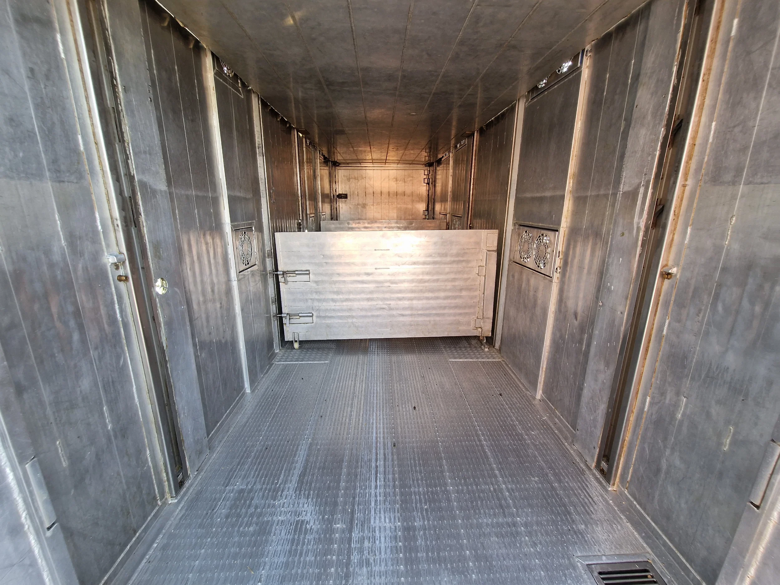 Scania R 2016 - R520 V8 6x2*4 - Livestock Ravenhorst 2 deck + GS Meppel/Ravenhorst 2 deck trailer - Water & Ventilation Bild 39