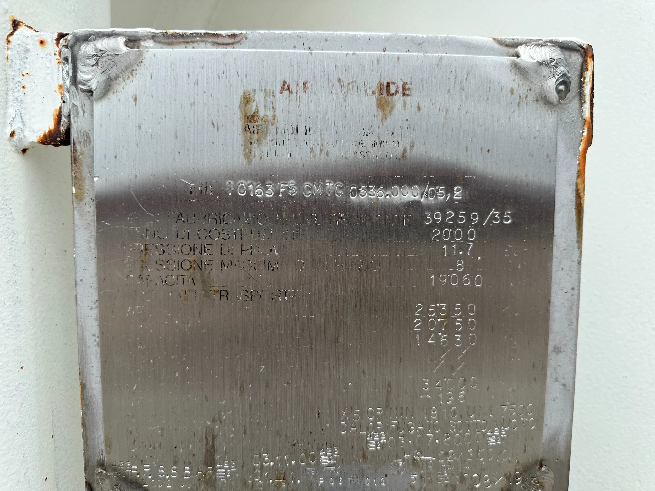 Air Liquide Italia SRL 2000 - CERTIFIED 20FT CRYOGENIC T75 ISO Tank Container (19,060L / R11.7BN / 22KW / TESTS valid until: 12-2028 afbeelding 34