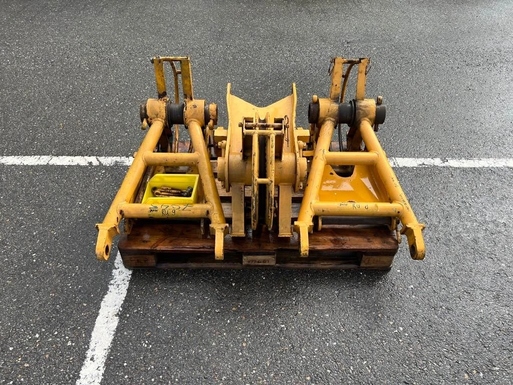 Kobelco - 7045 - Runners image 1