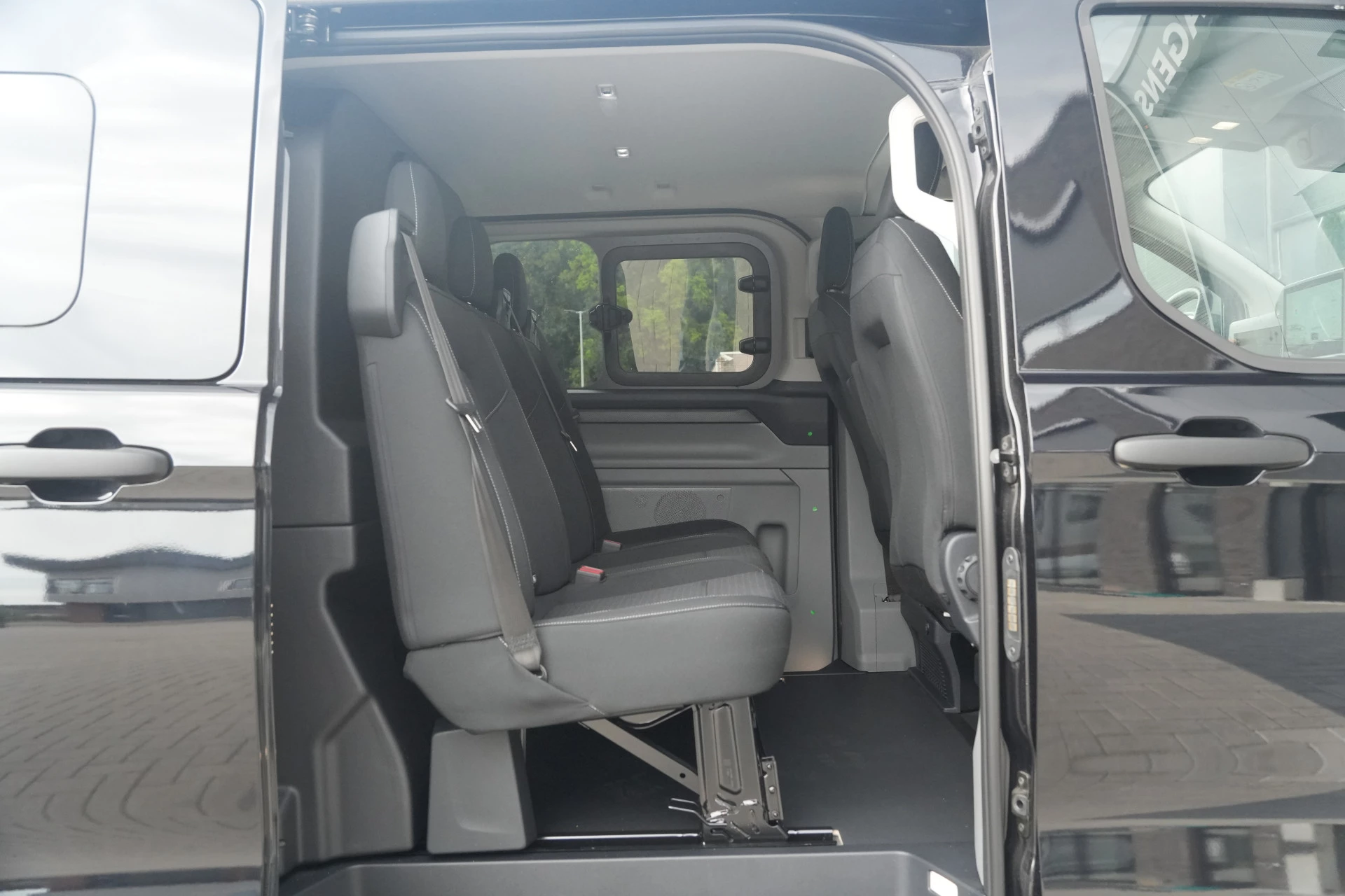 Ford Transit Custom 2025 - 320 2.0 TDCI L1H1 Trend DC 136pk - INCLUSIEF BPM - 2x Schuif - Stoel/stuurverwarming - Cruise - Navi - Camera - Rijklaar immagine 17