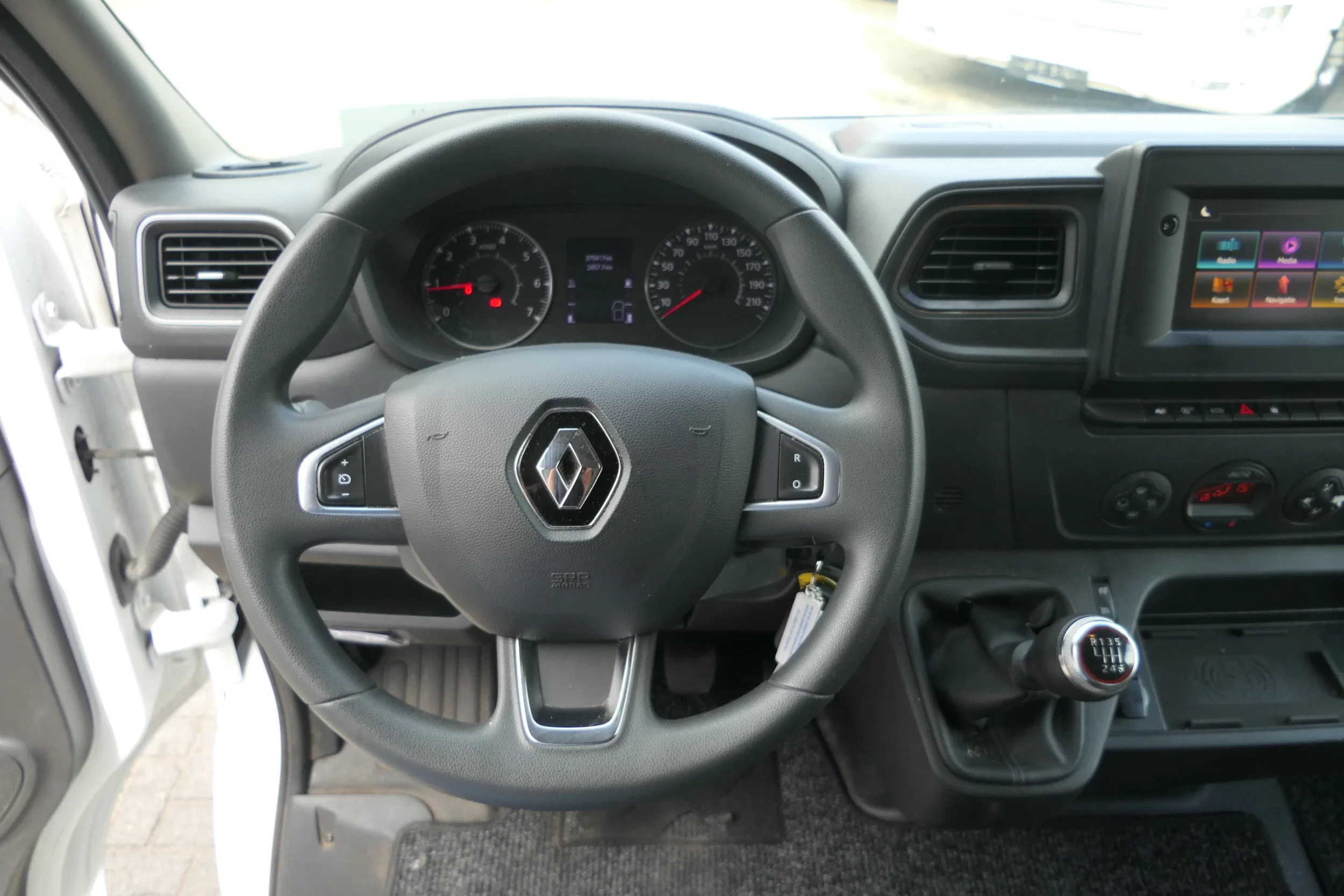 Renault Master 2023 - | Double wheels | 375617Km | 2023 | Taillift 750Kg | Manual gearbox | Euro6-E | 4X2 | TUV/MOT/APK 01-2027 | NL-Van изображение 22