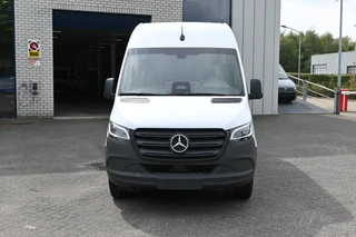 Mercedes-Benz eSprinter 2026 - 320 L2H2 Pro 81kWh image 2 thumbnail