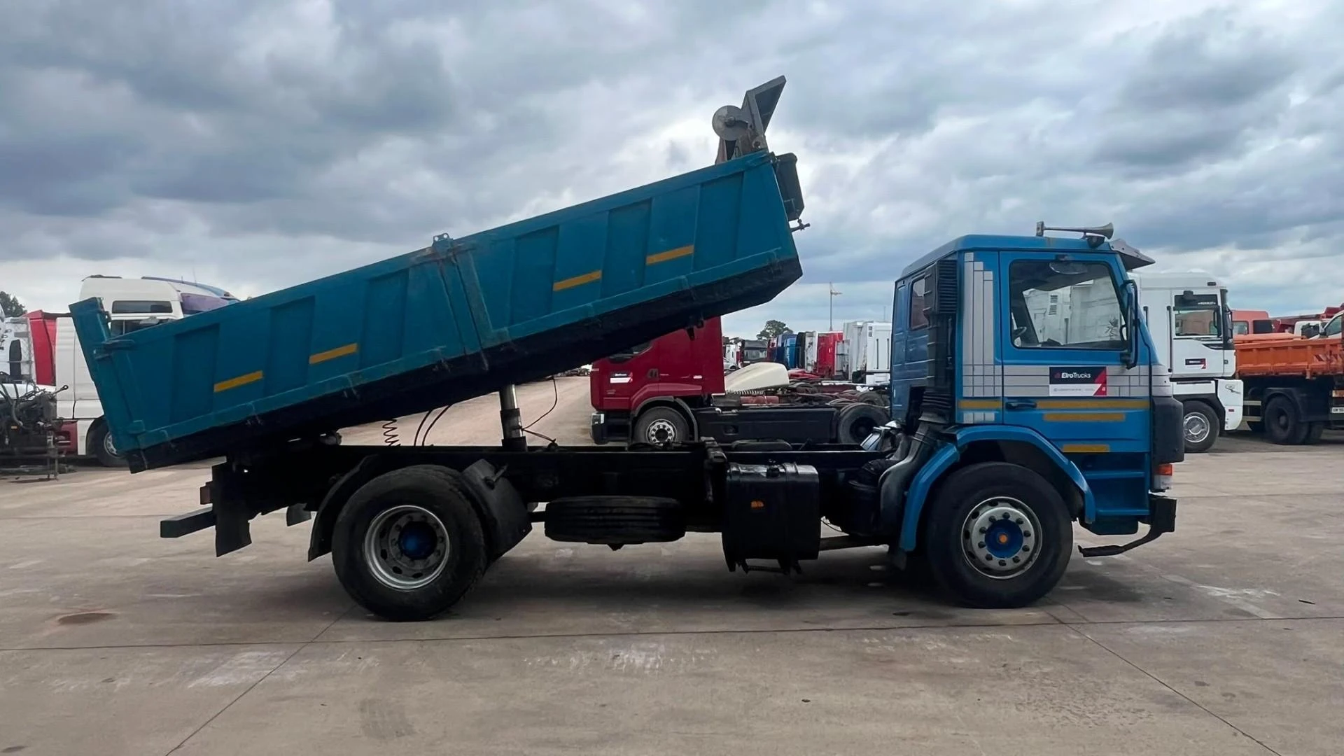 Scania 93 - 220 1999 image 4