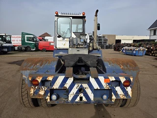 Terberg RT283 | TERMINAL TRACTOR 4X4| TURNING CHAIR. | AUTOMATIC GEAR | 27315 HOURS |  hydraulic system| 2012 - N/A imagem 4