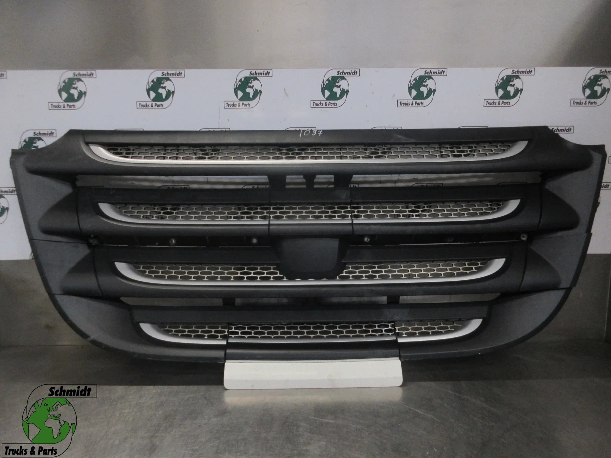 DAF XF 480 - 2048272 DAF MIDDEN GRILL EURO 6 MODEL 2021 obrázek 1