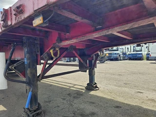 Renders ROC 12.27 | 3 AXLE FLATBED | HARWOODEN FLOOR | TWISTLOCKS 40 FT. |MB DISC 2002 - N/A obrazek 12