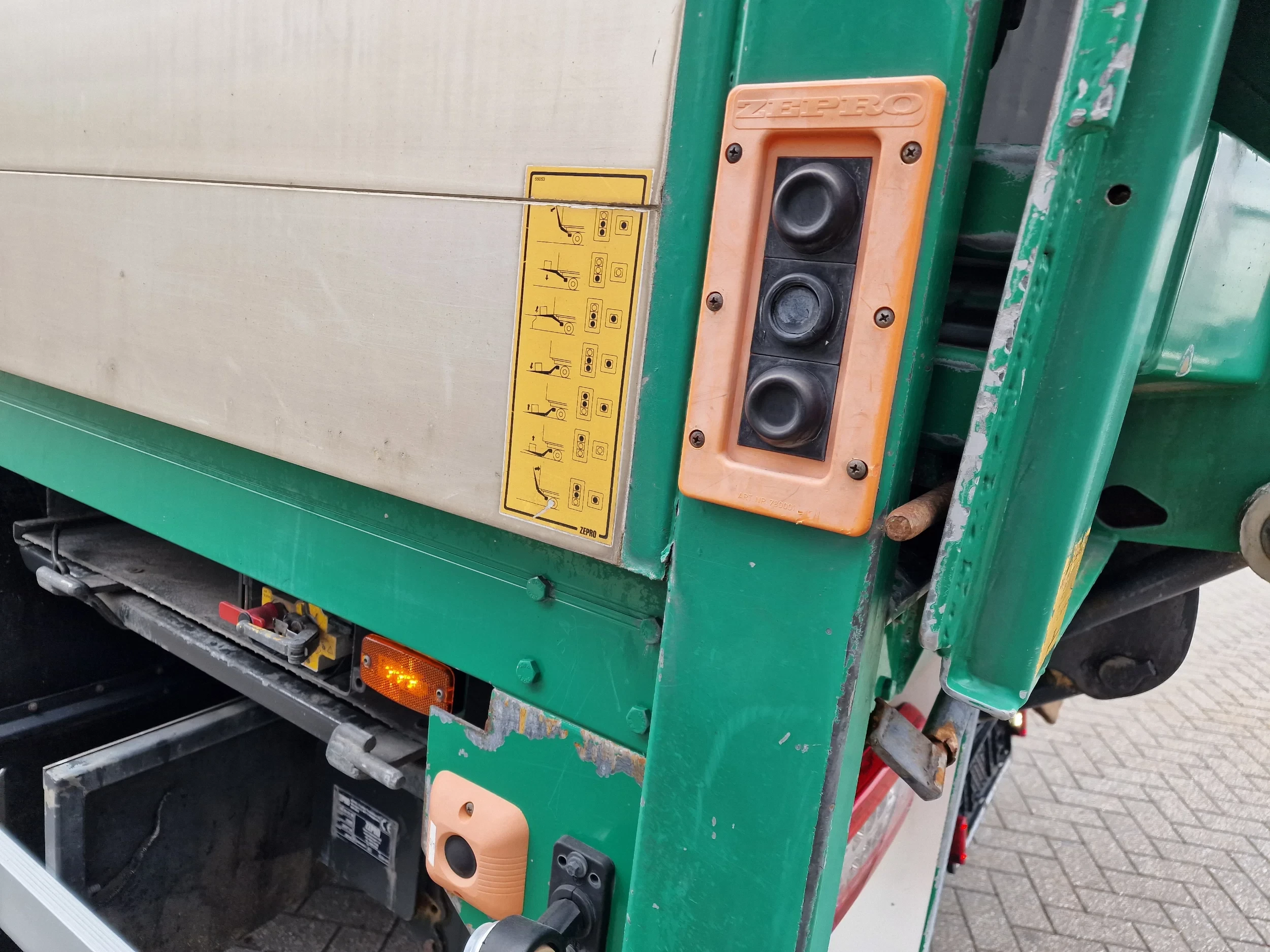 Volvo FM 2014 - 410 Globetrotter 6x2*4 - Livestock - Euro 6 - Steering axle zdjęcie 26