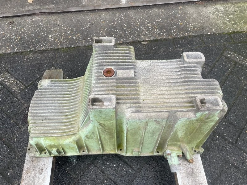 Mercedes-Benz - A 4220140102 / A 422 014 01 02 CARTERPAN V-8 ENGINE image 2