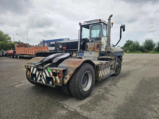 Terberg RT283 /TERMINAL TRACTOR 4X4/ TURNING CHAIR. /AUTOMATIC GEAR /21822 HOURS 2015 afbeelding 2 miniatuur