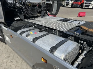 Scania S 2025 - 590S V8 Highline / Retarder / Leder bild 24