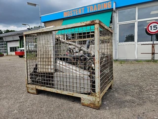 MAN Bak met vrachtwagen onderdelen - N/A obrazek 1