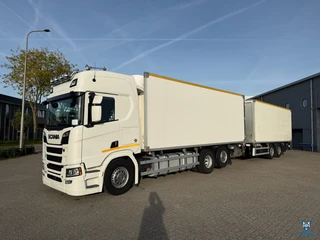 Scania R 2021 - NGS R520 V8 / 646341 KM / RETARDER / DOUBLE TANK / ISOLATED BOX / THROUGH LOADING SYSTEM / 2XPLATFORM / LIFT+LENKACHSE / NAVI / LEATHER / FRIDGE / AUTOMATIC / EURO-6 / 2021 te koop