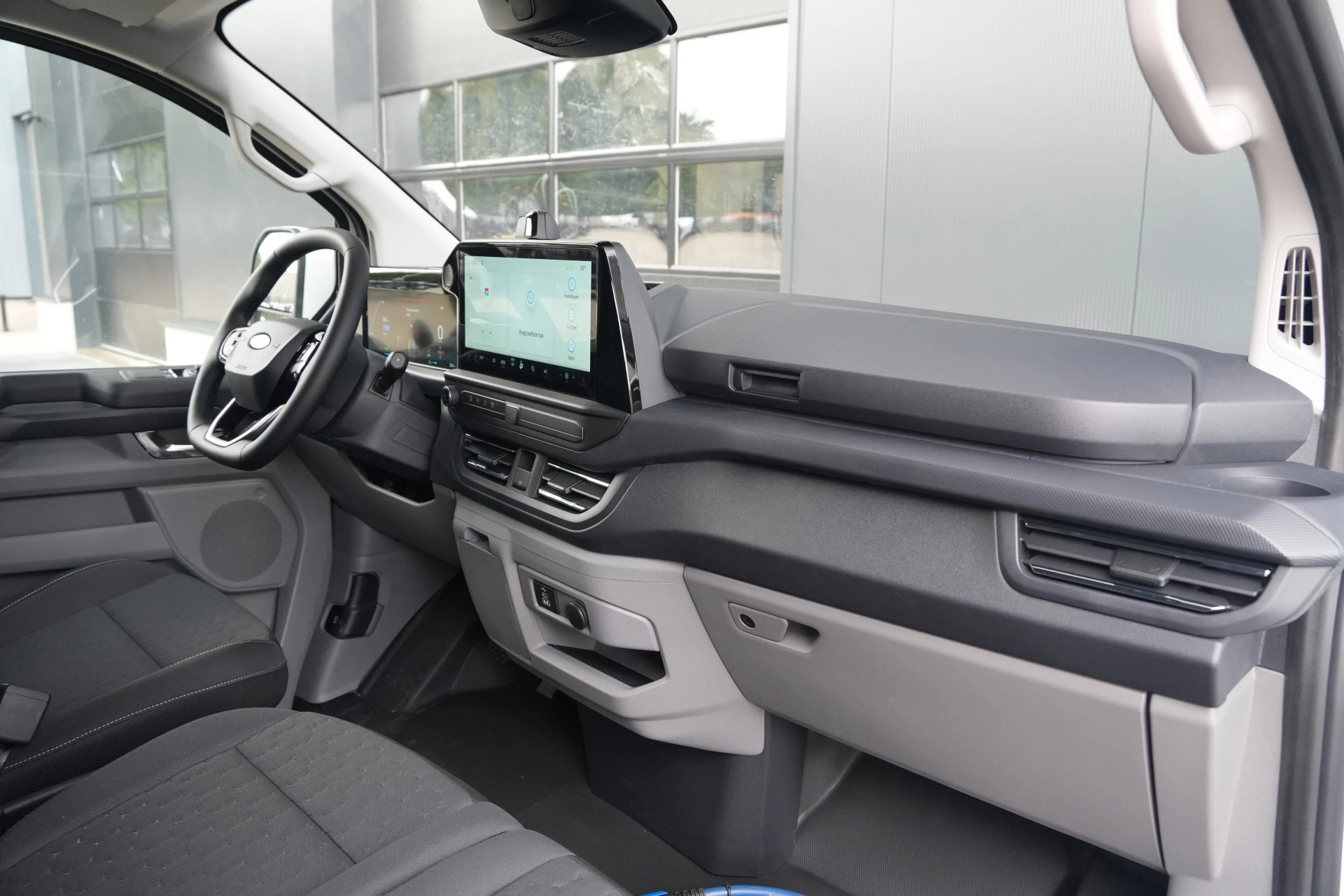 Ford E-Transit Custom 2026 - 320 L1H1 Limited 71 kWh 218pk - 2x Schuifdeur - Trekhaak - Camera - Carplay - Rijklaar obrázek 40
