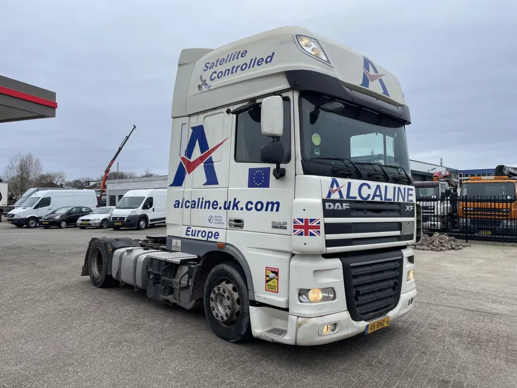 DAF XF 105 2011 - DAF XF 105.410 SSC 4x2 2011 Automatic image 2